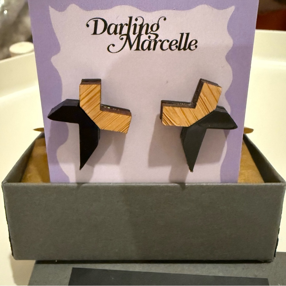 Geometric Black and Tan Earrings with Modern Design